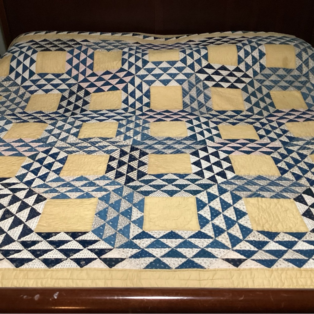 Blue and Cream Geometric Quilt Bedding - Picture 10 of 16